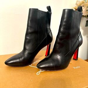 Christian Louboutin ME IN THE 90s black boots size 37
